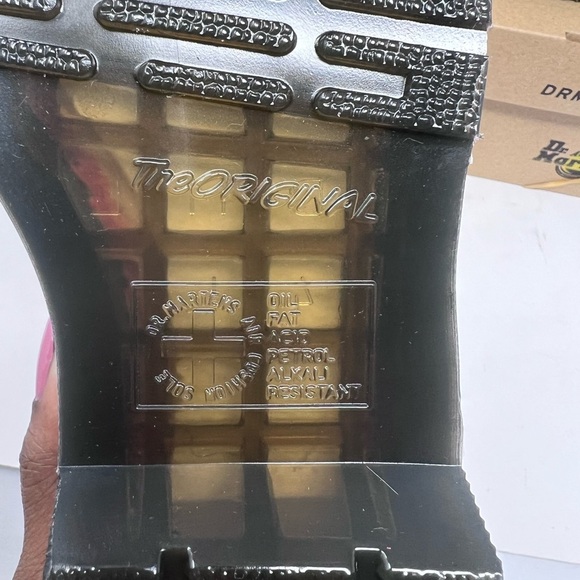 NWB! Dr.Martens Clash Pink Loud Leopard Smooth 1460 Lace Up Boots US 6/EU 37 - Picture 3 of 6